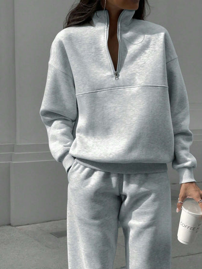 SHEIN X Carly Lawrence INAWLY Women'S Half Zipper Hoodie and Jogger Pants Two Piece Set